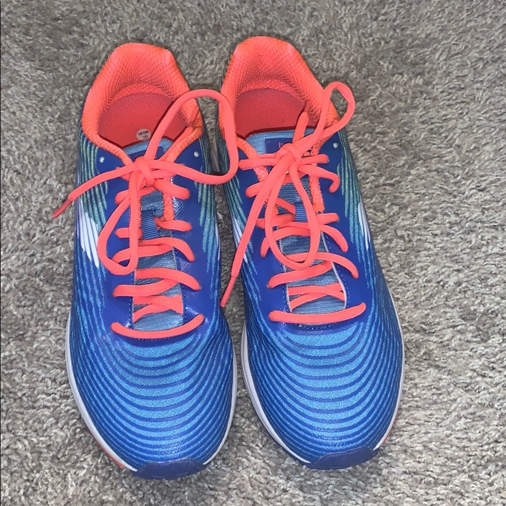 Athletic shoes